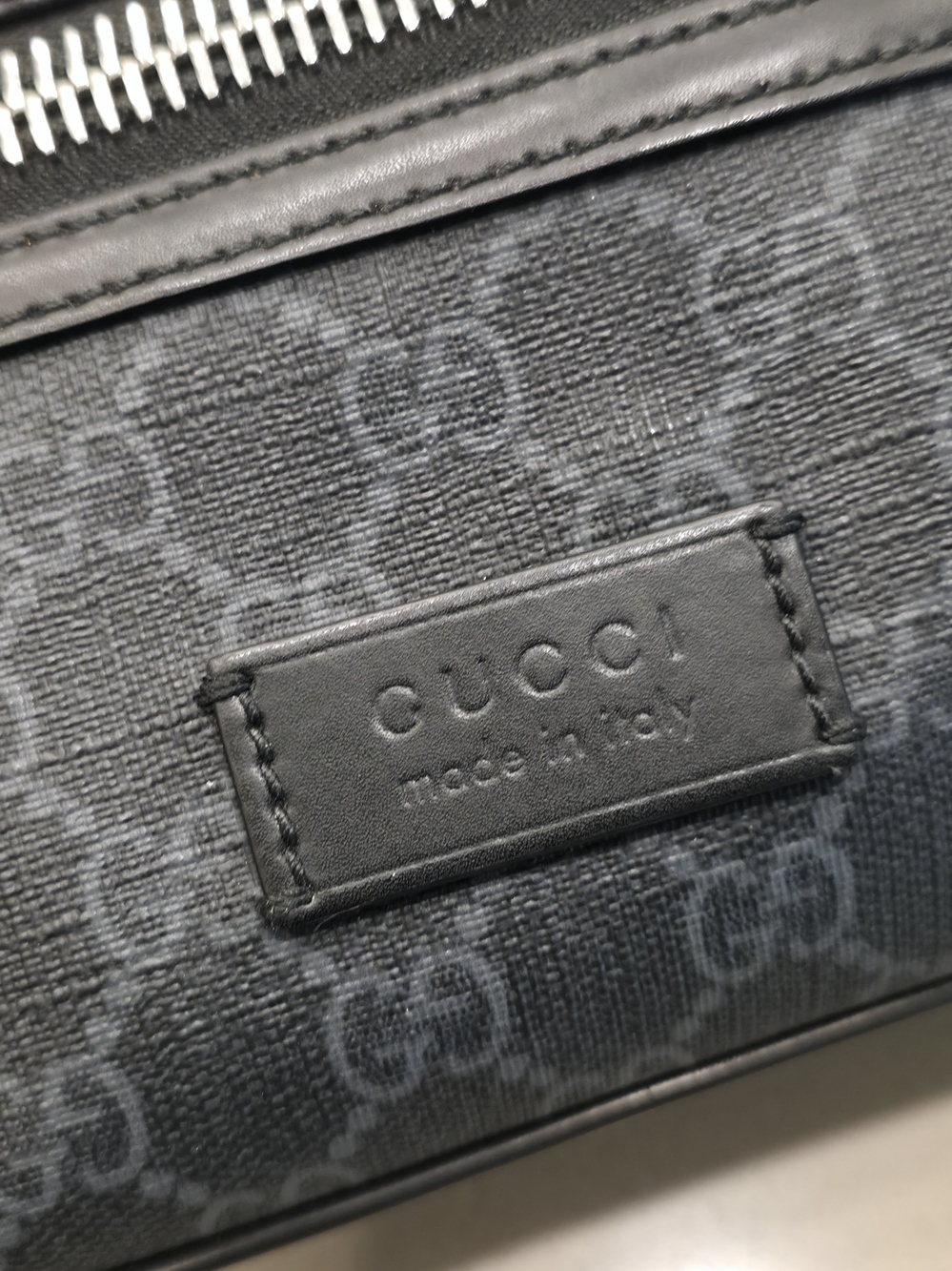 Gucci GG Supreme Zip-Up Small Belt Bag - Picture 5 of 5